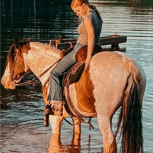 Meet your Posher, Lucy